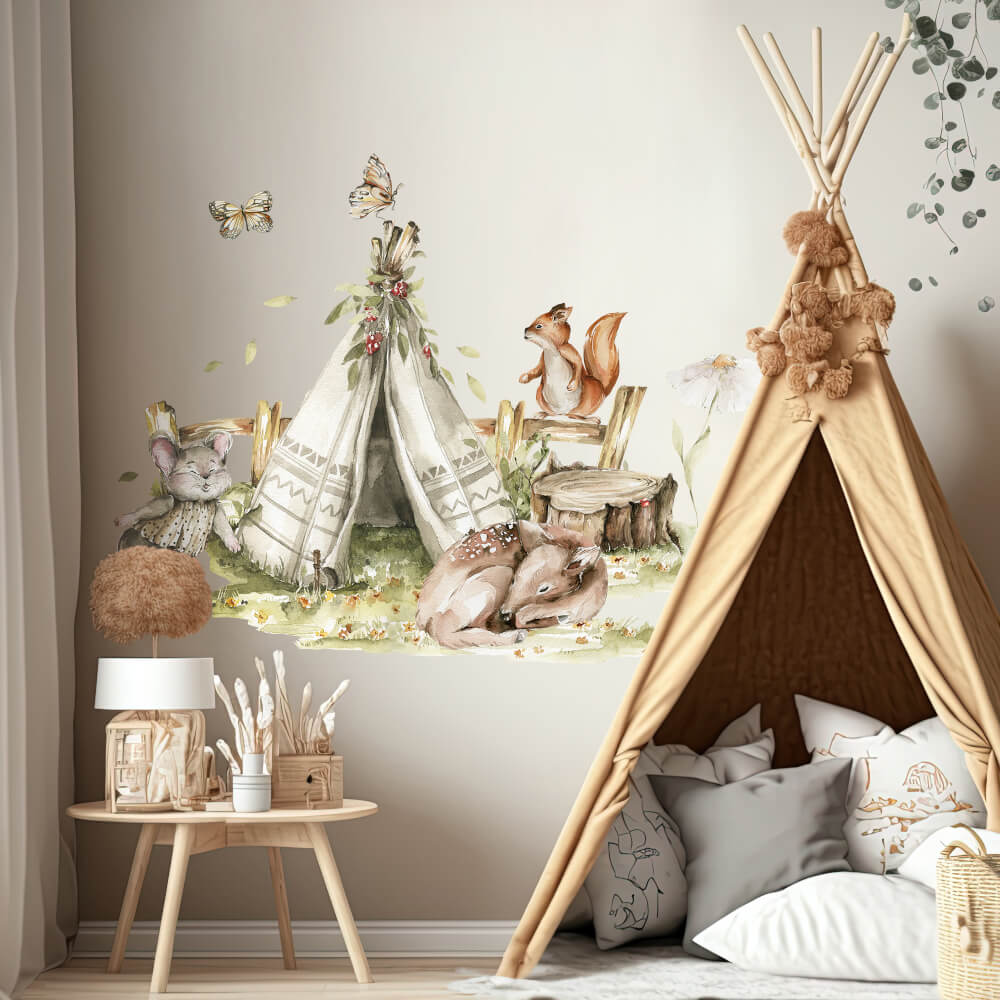 Stenska nalepka Woodland - šotor Teepee in gozdne živali